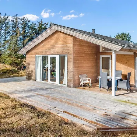 Modern Retreat In Raabukvej